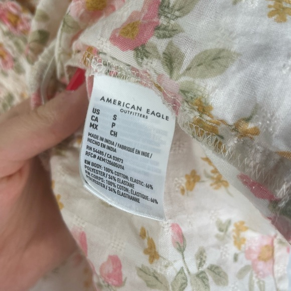 American Eagle Floral V-neck Smocked Peplum Cropped Top Small Women’s EUC - Picture 5 of 10
